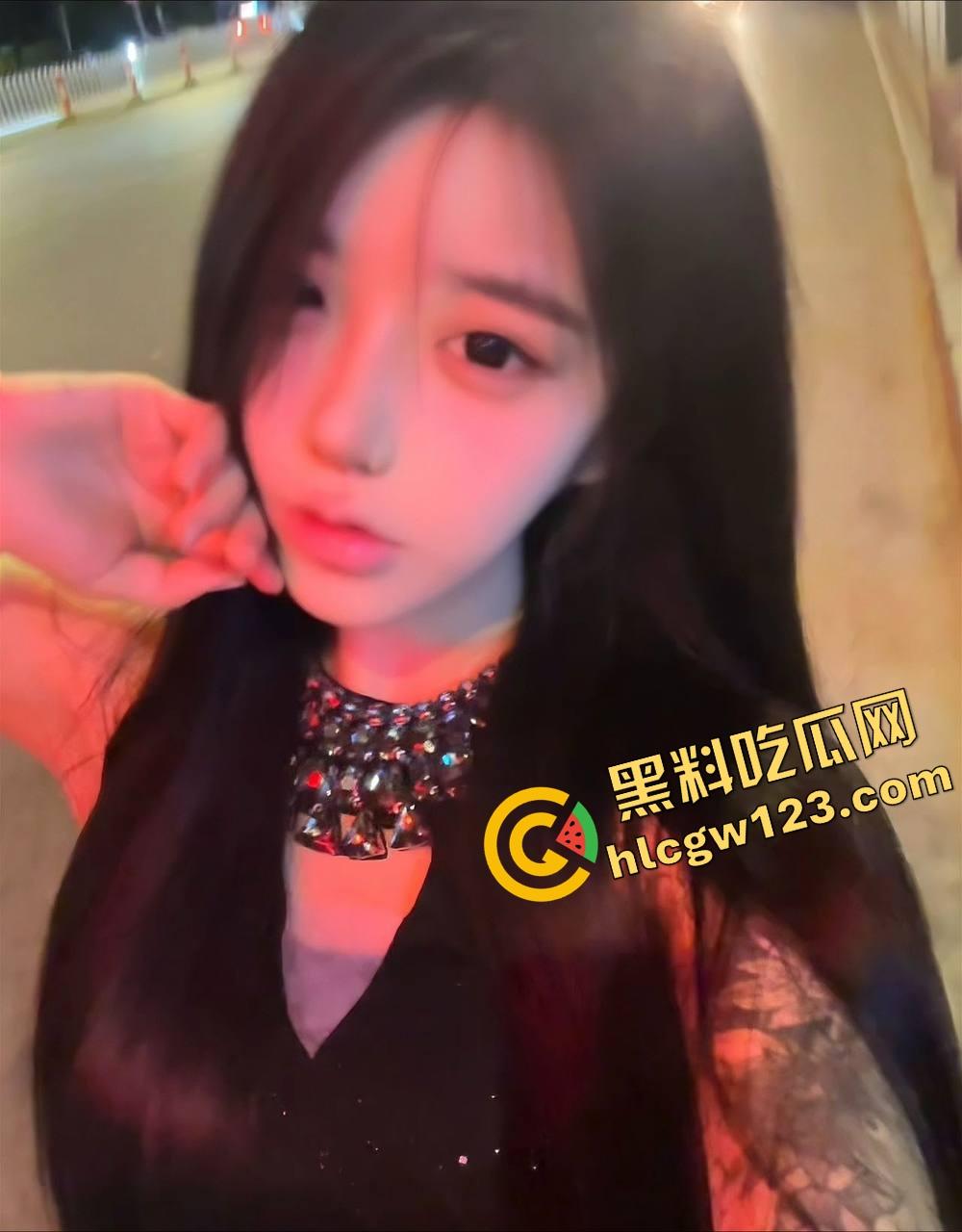 南宁性瘾舞蹈妹，腰软得像水蛇会夹逼，刚毕业的小母狗白天教课晚上看片自慰，独居发骚中！  第5张