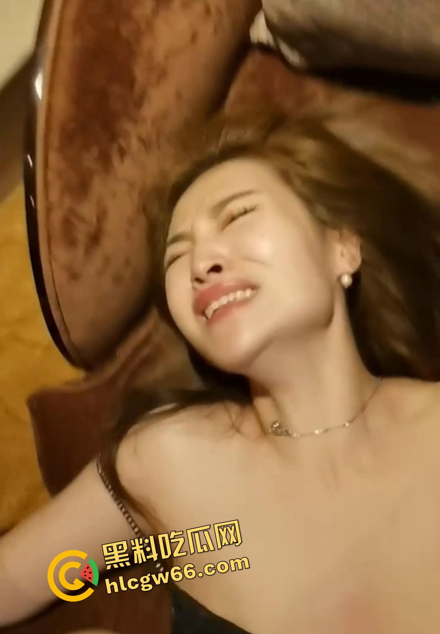 达州极品少妇【吴小倩】背着男友约炮录像，骚逼被操到戴痛苦面具，男友怒放全网！  第8张