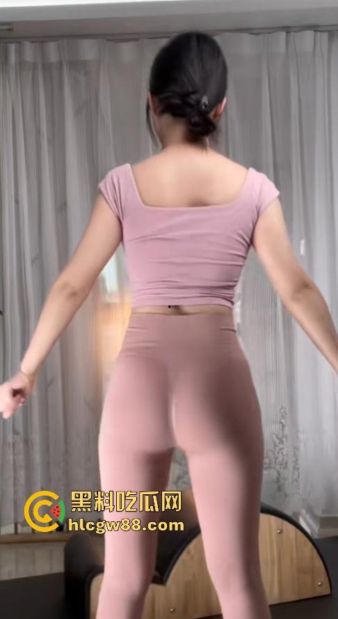 抖音御姐私教【小巧玲珑】688定制开撩，瑜伽嫩妹身段勾魂，汗水淫水流成河健身变操逼！  第8张