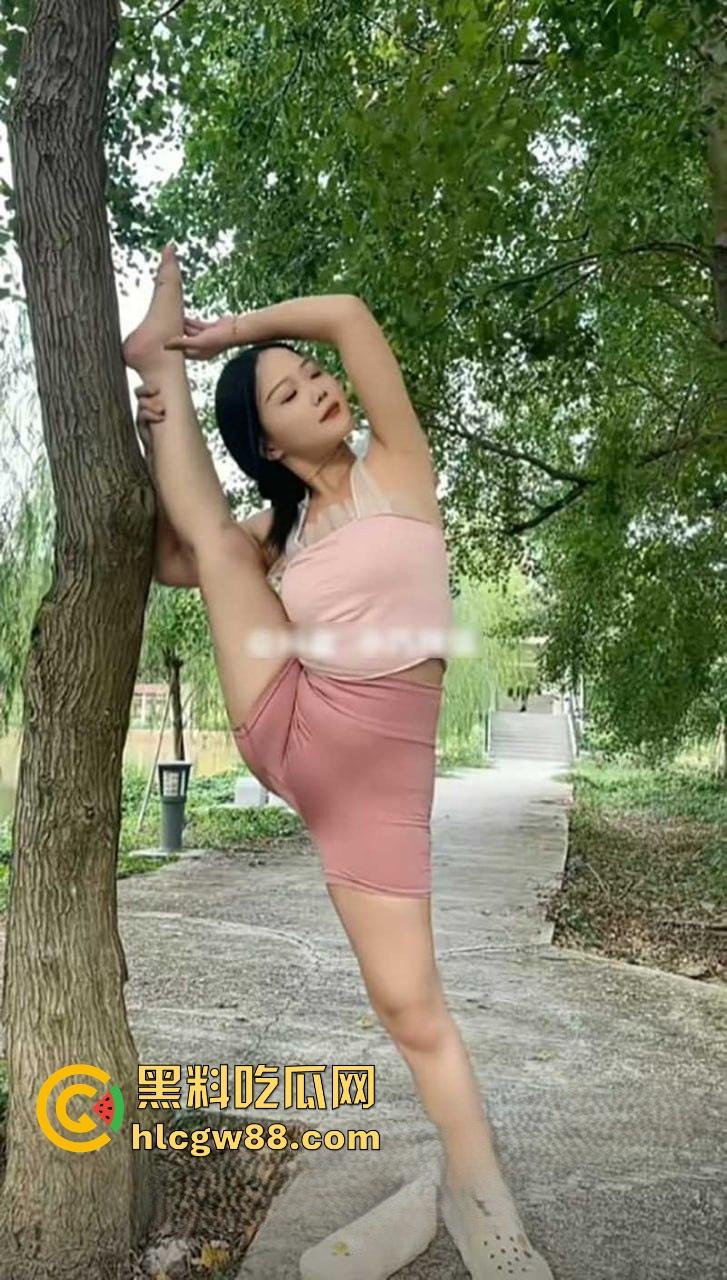 抖音御姐私教【小巧玲珑】688定制开撩，瑜伽嫩妹身段勾魂，汗水淫水流成河健身变操逼！  第9张