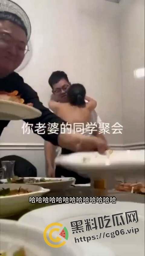 都说同学聚会不要录像了!少妇缠着上学时喜欢的男孩子不放 奶子都喂脸上了 第3张 都说同学聚会不要录像了!少妇缠着上学时喜欢的男孩子不放 奶子都喂脸上了 第3张
