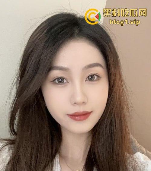 上海五矿美女交易员何麦伢私密视频流出！白领清纯表象下竟藏着如此大胆的秘密！  第1张