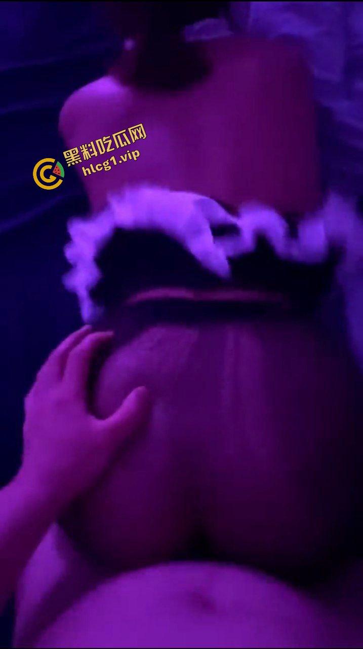 海南琼海人妻反差母狗『江晨』与男友房间后入爆操！骚语淫叫不断！  第9张