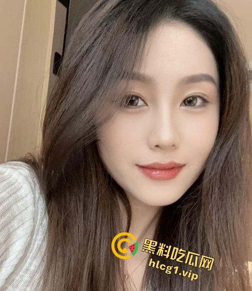 上海五矿美女交易员何麦伢私密视频流出！白领清纯表象下竟藏着如此大胆的秘密！  第4张