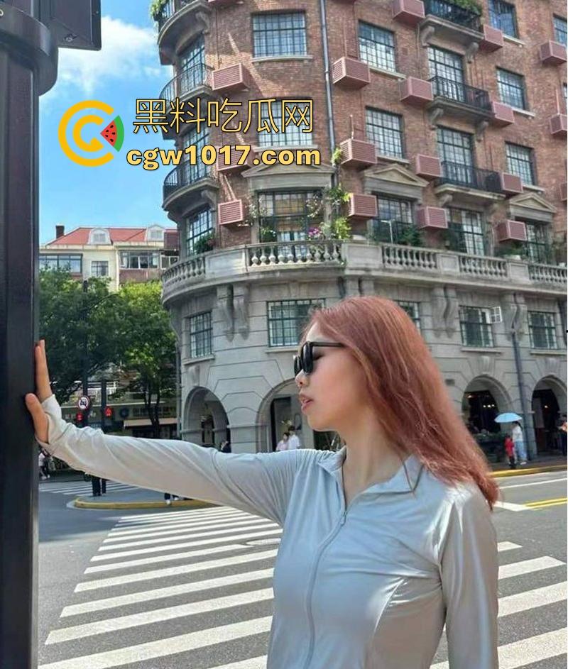 辽宁顶级母狗天天发信息求操，一天不操在哪狂叫，小穴被炮友操到外翻合不拢，颜值不高但胜在骚！  第1张