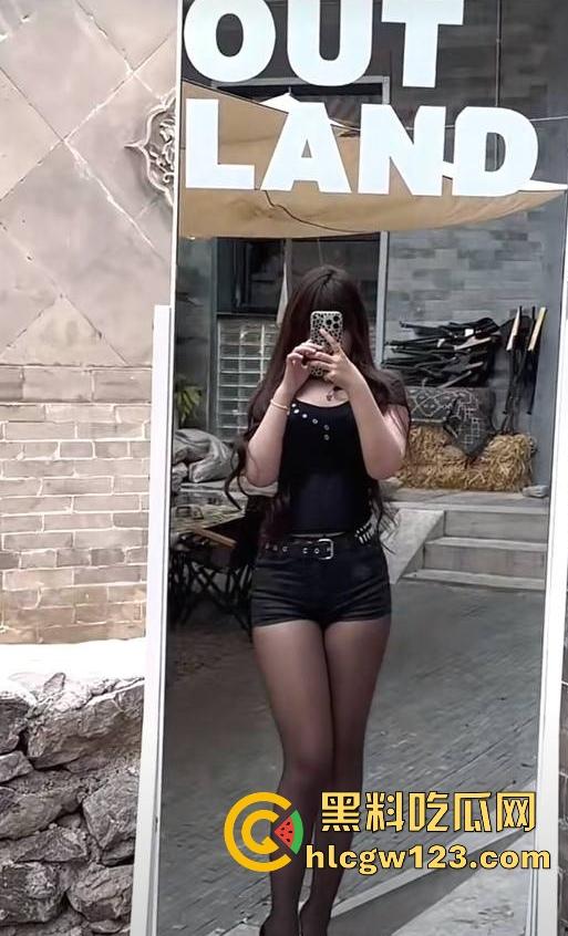 抖音微胖肥臀小网红【宣宣宝宝】不良视频流出 颜值超美身材性感 扭动肥臀暴力后入 勾人至极！  第4张