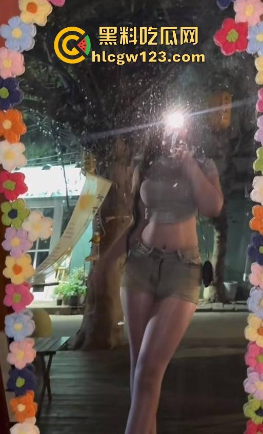 抖音微胖肥臀小网红【宣宣宝宝】不良视频流出 颜值超美身材性感 扭动肥臀暴力后入 勾人至极！  第7张