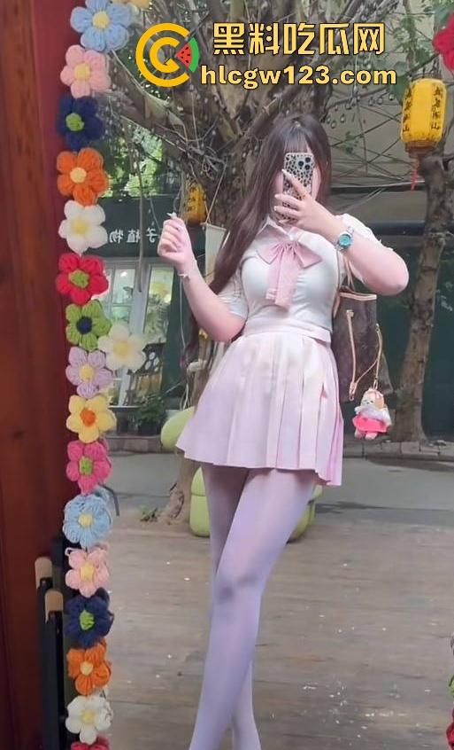 抖音微胖肥臀小网红【宣宣宝宝】不良视频流出 颜值超美身材性感 扭动肥臀暴力后入 勾人至极！  第8张