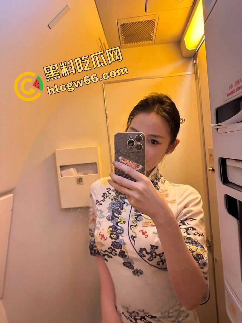 海航空乘【雨晴】172cm极品空姐下海变肉体绝品，黑丝长腿、天使脸庞换来床上蜜桃臀狂野榨精！  第1张