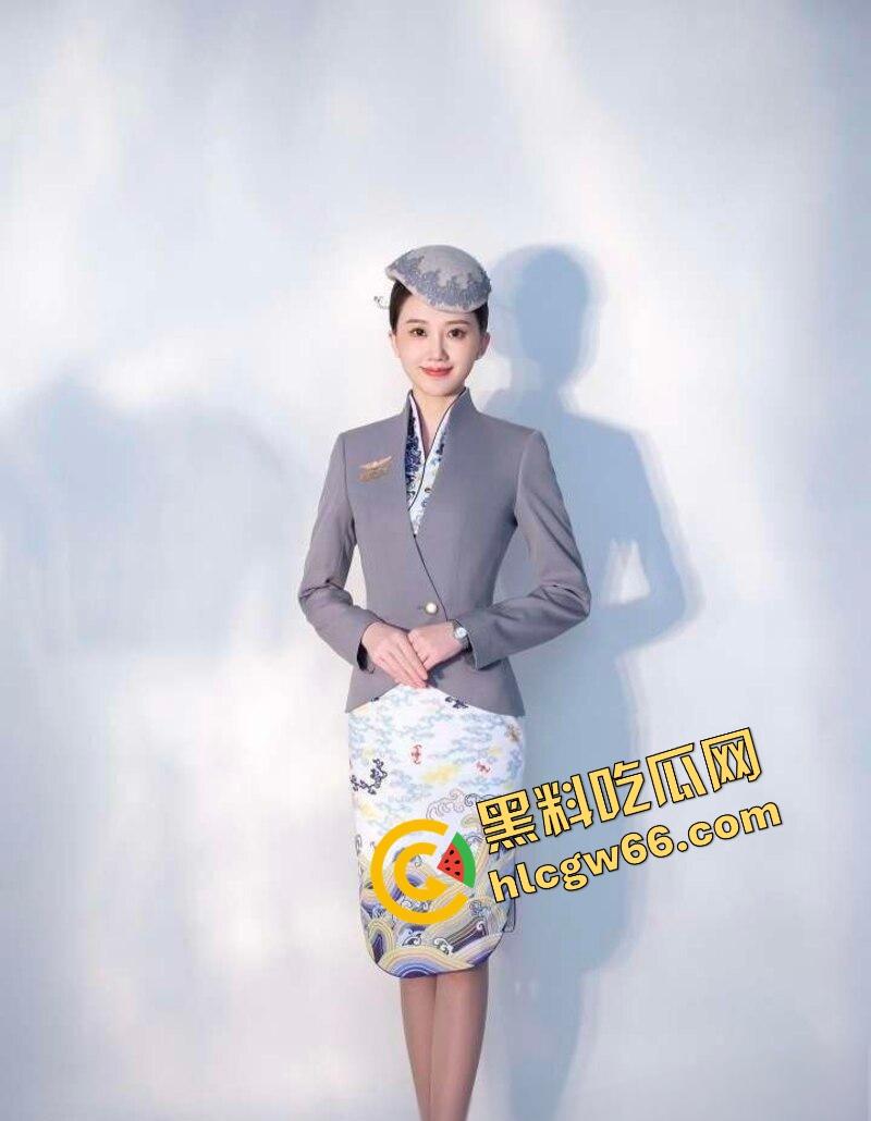 海航空乘【雨晴】172cm极品空姐下海变肉体绝品，黑丝长腿、天使脸庞换来床上蜜桃臀狂野榨精！  第5张