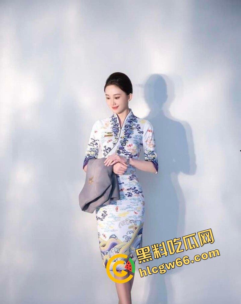 海航空乘【雨晴】172cm极品空姐下海变肉体绝品，黑丝长腿、天使脸庞换来床上蜜桃臀狂野榨精！  第10张