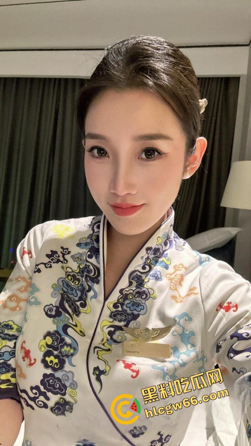 海航空乘【雨晴】172cm极品空姐下海变肉体绝品，黑丝长腿、天使脸庞换来床上蜜桃臀狂野榨精！  第14张