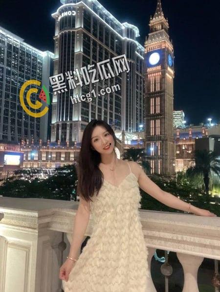 长沙外国语学院清纯校花 贺春 被大哥后入抽插爆射！妹子性感的娇喘呻吟太勾人了  第1张