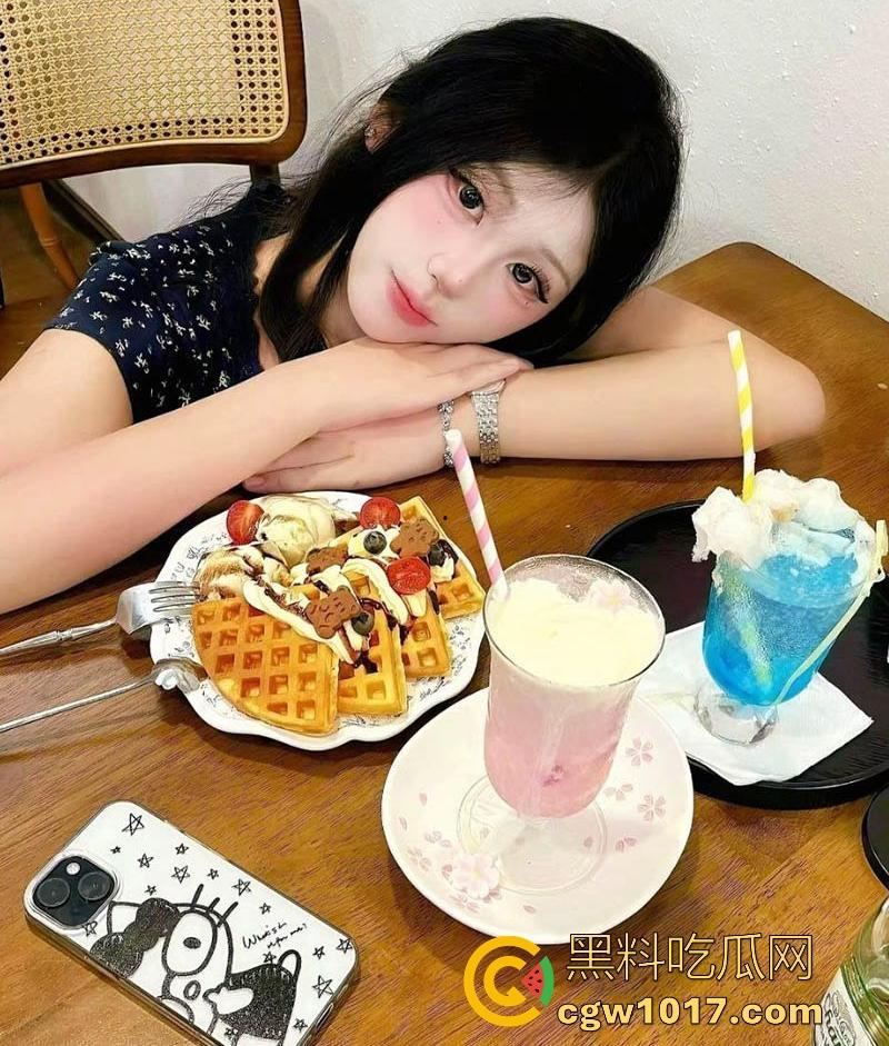 广州大学微胖女大【吴希语】约炮视频流出，身材纤细巨乳晃荡撩人，粉嫩骚穴被男友打桩爆操！  第3张