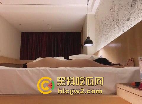 山西太原15中实习教师【童佳琪】骚浪视频泄露 私密视频中跪舔肉棒被操哭，娇喘浪叫浪得像条狗！  第3张