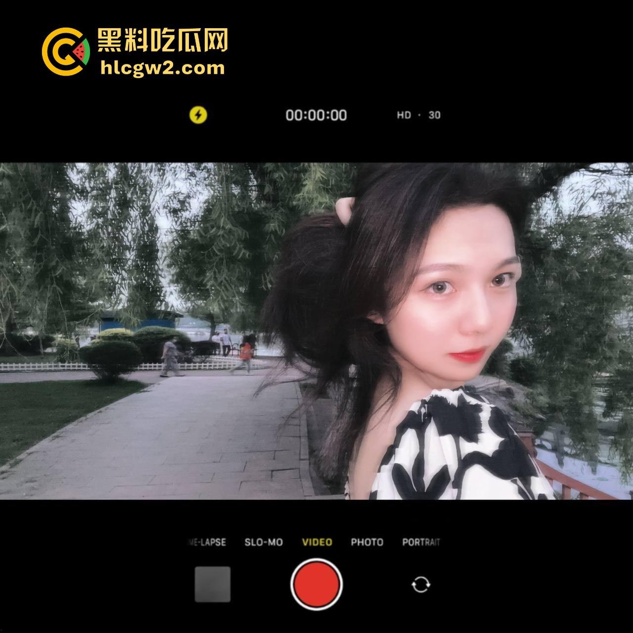 山西太原15中实习教师【童佳琪】骚浪视频泄露 私密视频中跪舔肉棒被操哭，娇喘浪叫浪得像条狗！  第6张