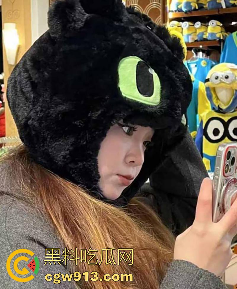 大连民族大学巨乳学生妹【李岫烔】背着男友频繁出轨，被SM调教为精盆，圆润大奶子被操到起飞！  第2张