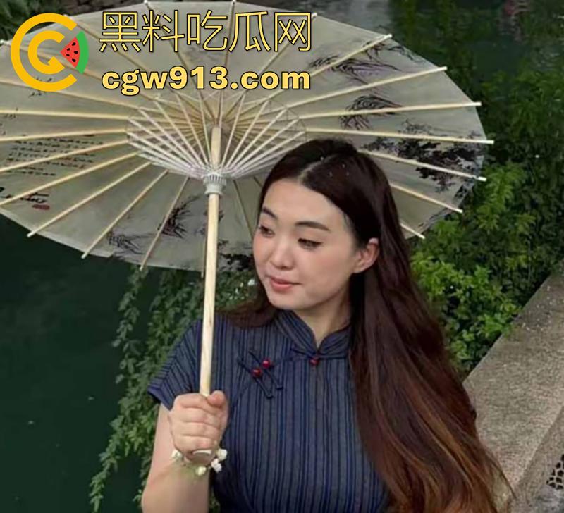 大连民族大学巨乳学生妹【李岫烔】背着男友频繁出轨，被SM调教为精盆，圆润大奶子被操到起飞！  第3张