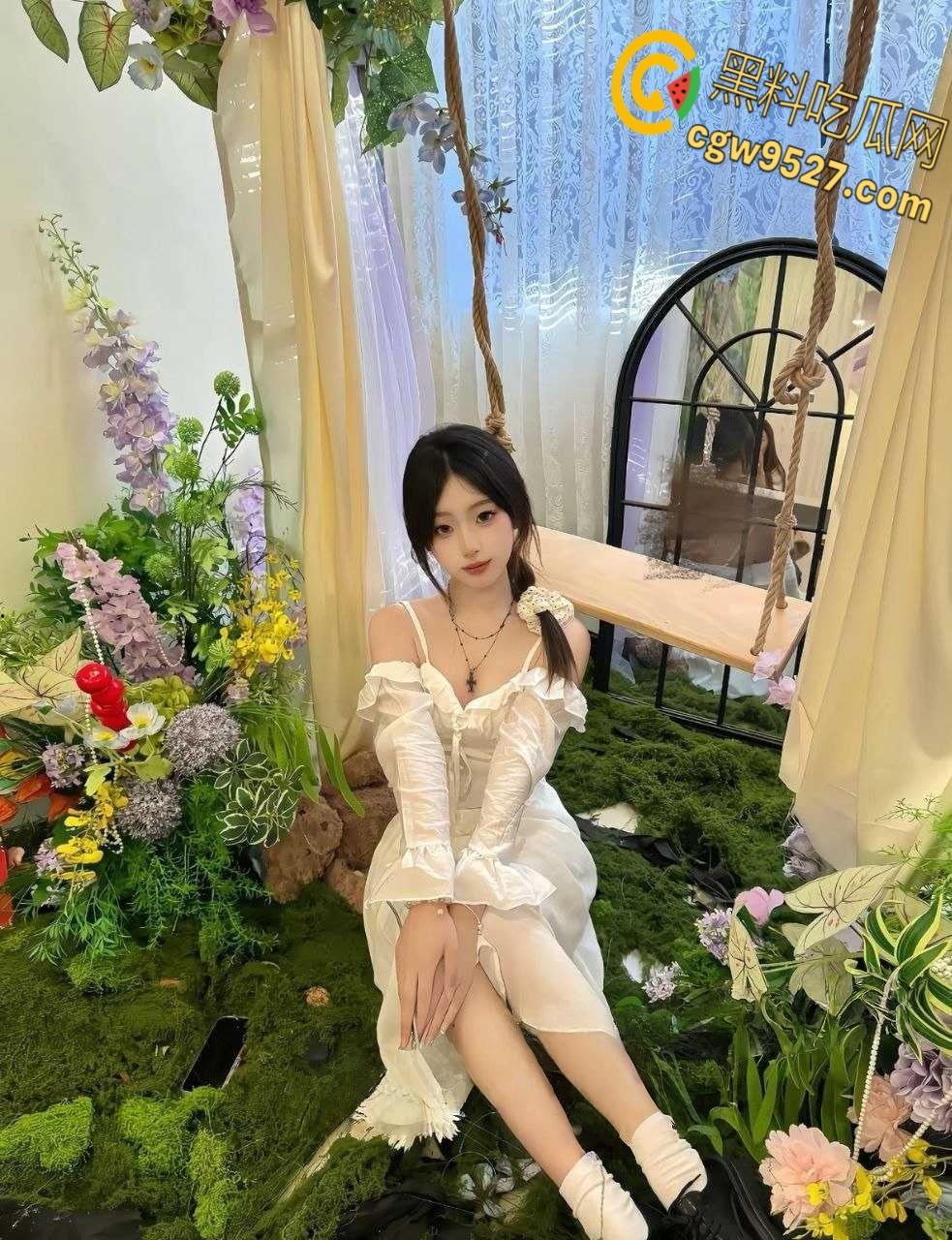 河北经贸大学校花【刘一宁】，情趣女仆蒙眼口交，户外楼道口交，清纯少女被调教成极品小母狗 ！  第2张