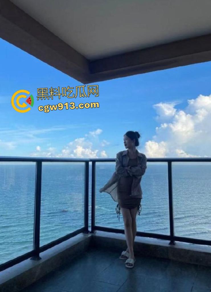 天津母狗【张玲玲】被金主调教，为了捞金不惜送出肉体给人猛干输出，户外露出照引诱金主急忙来送钱！  第2张