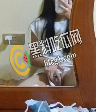 抖音快手几十万粉丝网红 太子妃 高中生时期自拍流出 丰满的奶子粉嫩的鲍鱼很骚气 老弟太正点了！  第4张