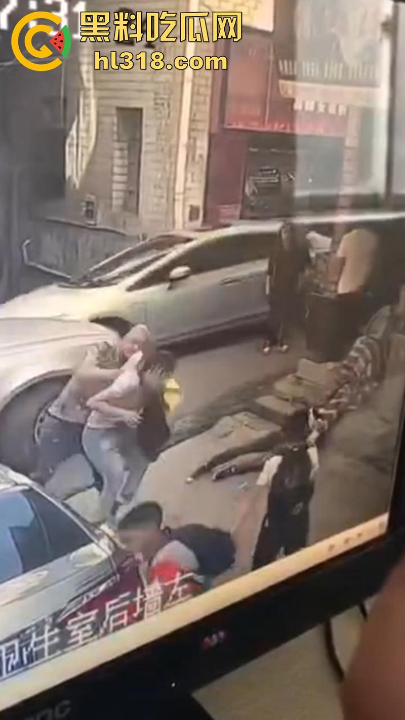 郑州男子持菜刀，砍杀奸夫淫妇，妻子出轨被老公发现，拿菜刀当场砍死奸夫，再追妻子狂砍！  第4张