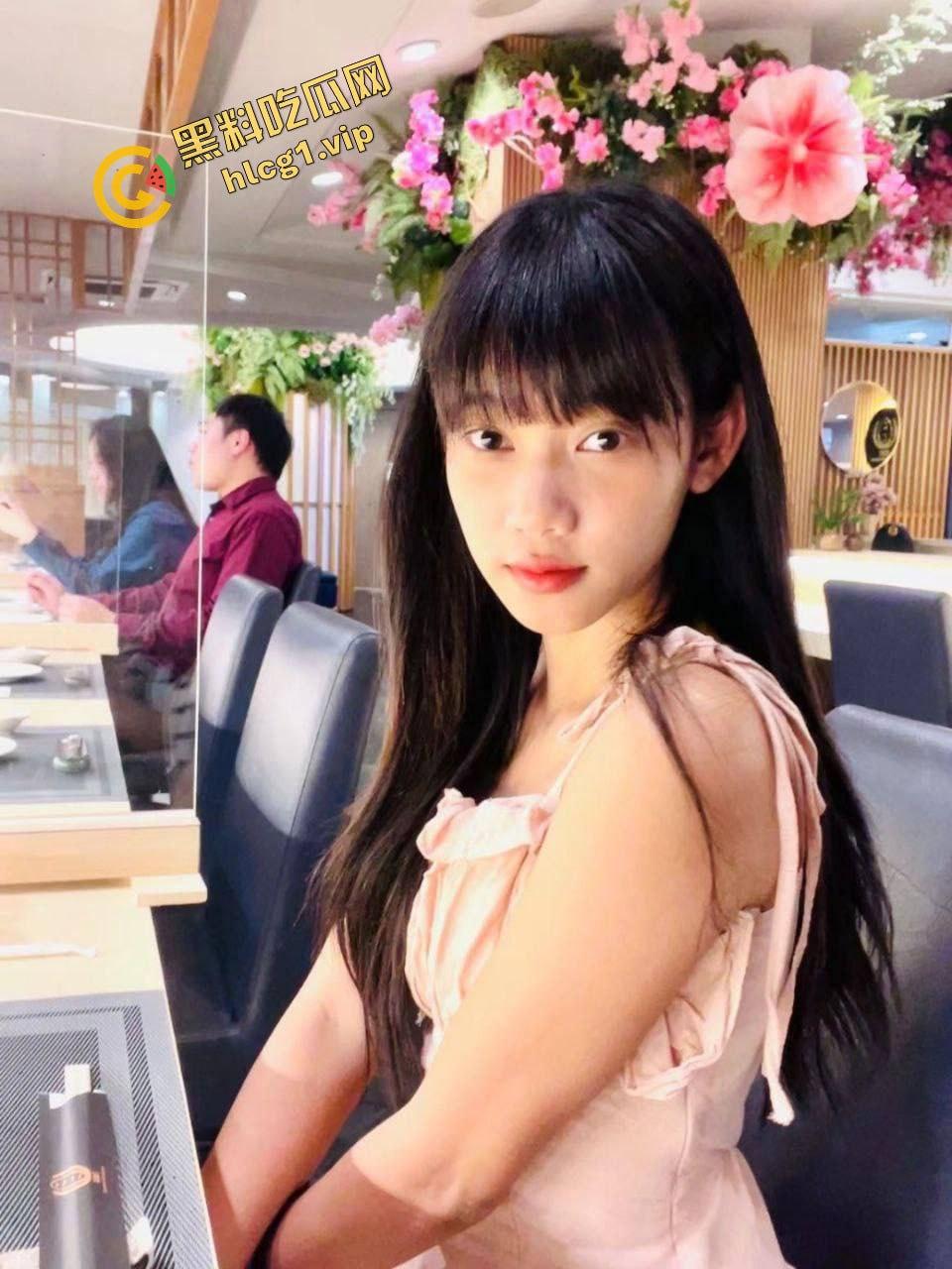 偷情的快乐谁懂！泉州反差婊贱母狗『罗丹妮』背着男友在外偷吃土豪大哥 惨遭曝光！  第2张