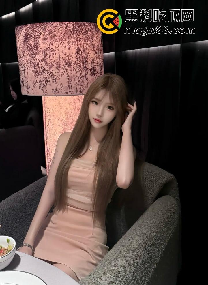 四川22岁骚鸡【林琳】包月卖逼当情人，吃一个月鸡巴换俩包，朋友圈晒包背地里卖逼！  第11张