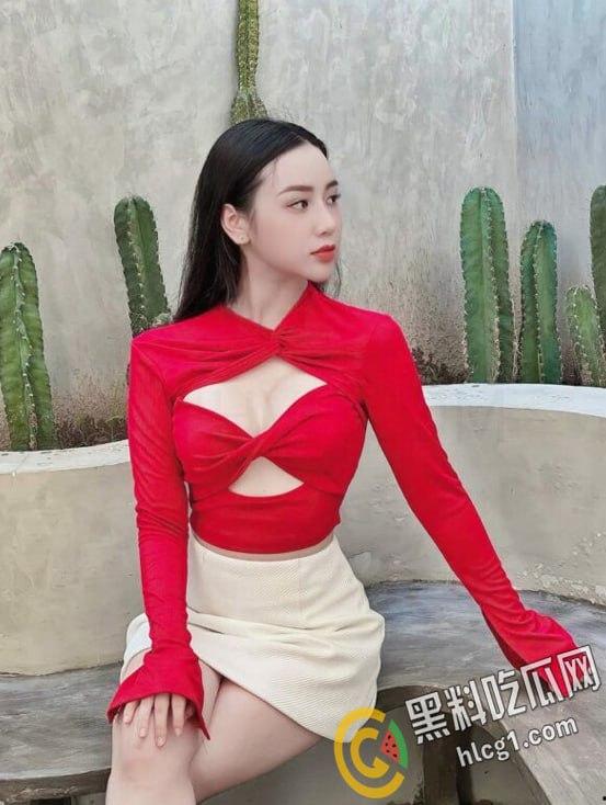 越南极品白嫩大奶模特 VtHaMy 在酒店和纹身老板自拍无套吃鸡后入啪啪性爱视频流出  第2张