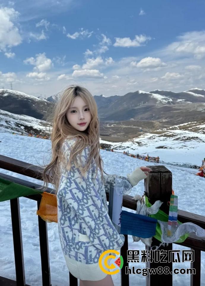 四川22岁骚鸡【林琳】包月卖逼当情人，吃一个月鸡巴换俩包，朋友圈晒包背地里卖逼！  第13张