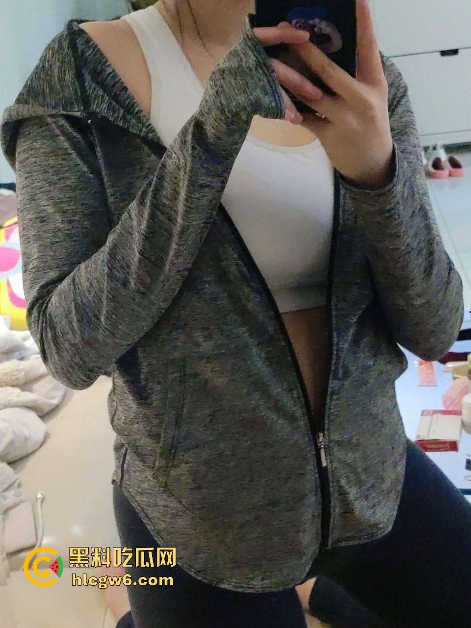 长沙24岁反差清纯小嫩妹【黎静静】跟男友性爱视频流出，不容易满足的母狗  第8张