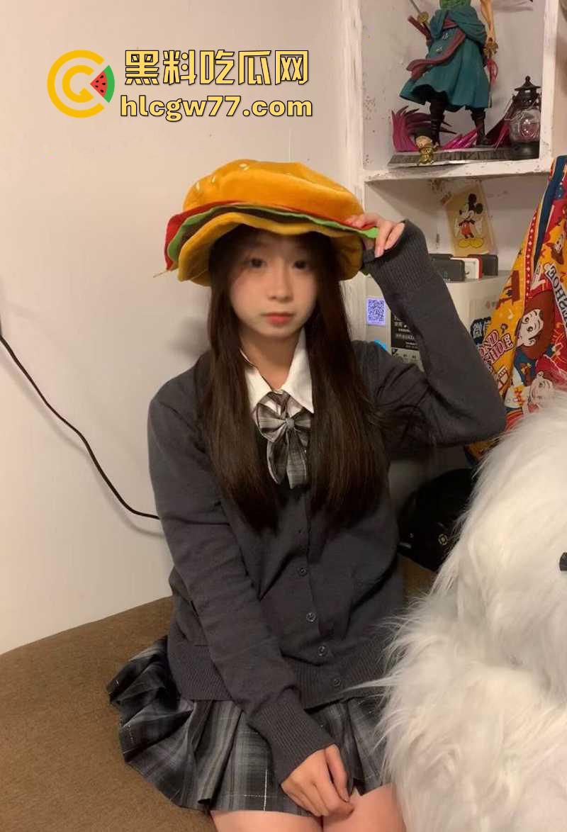 湖北襄阳清纯学生妹【张婧涵】露脸裸舞沦为金主小母狗 从校园乖乖女秒变淫骚小野猫！  第1张