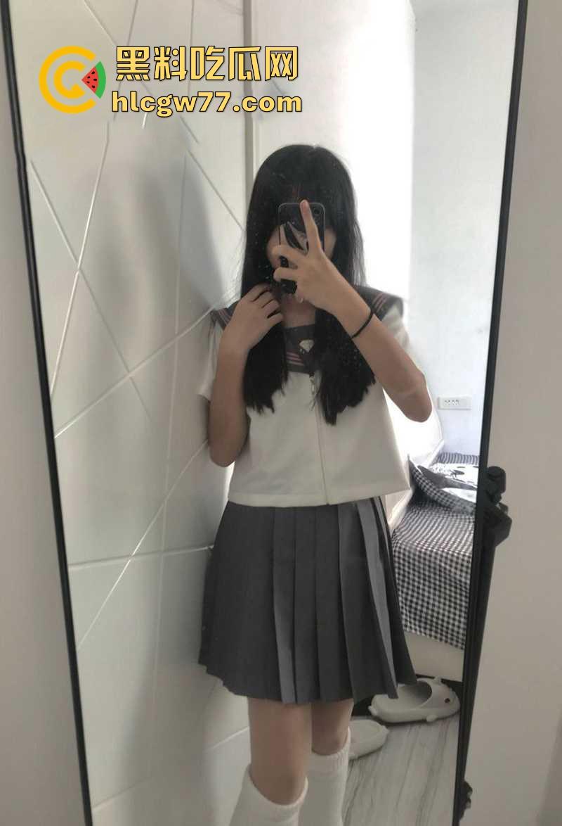 湖北襄阳清纯学生妹【张婧涵】露脸裸舞沦为金主小母狗 从校园乖乖女秒变淫骚小野猫！  第6张