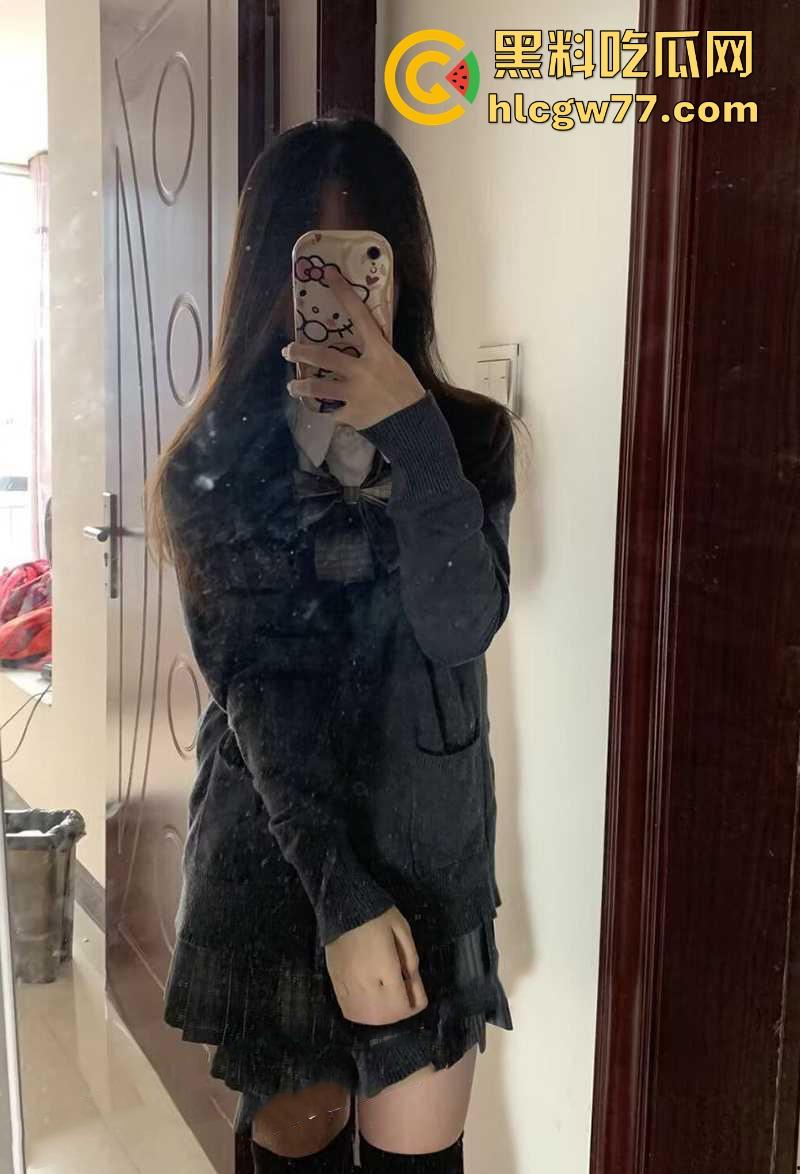 湖北襄阳清纯学生妹【张婧涵】露脸裸舞沦为金主小母狗 从校园乖乖女秒变淫骚小野猫！  第7张