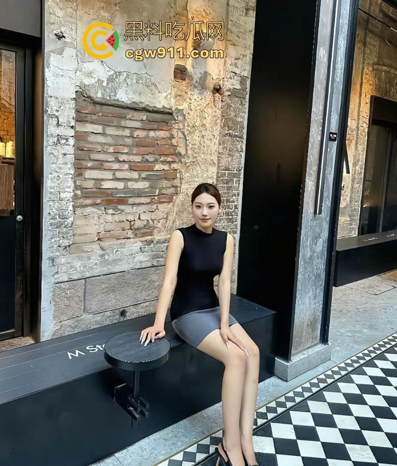 武汉师范大学【刘婷婷】与男友性爱视频流出，清纯学妹化身全自动榨精机，骑乘榨精露脸口爆，反差骚劲十足！  第3张