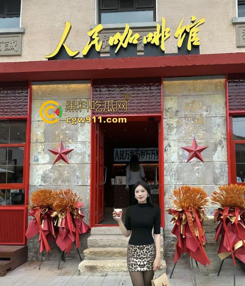 武汉师范大学【刘婷婷】与男友性爱视频流出，清纯学妹化身全自动榨精机，骑乘榨精露脸口爆，反差骚劲十足！  第4张