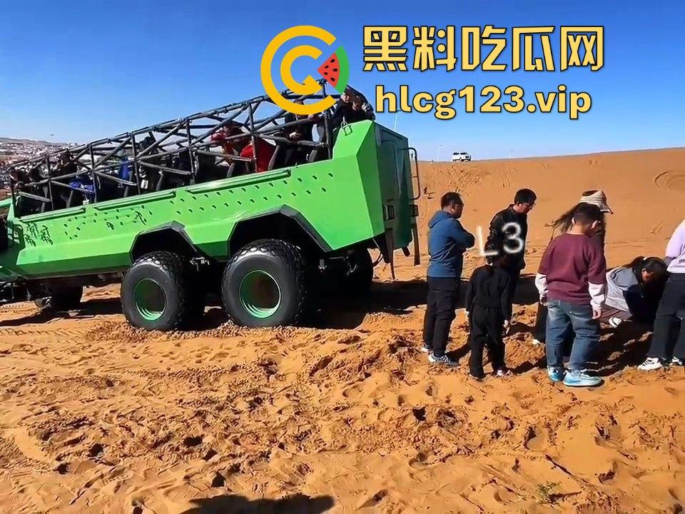 阿拉善左旗英雄会酿惨剧！孩子玩沙被碾压致骨折，网友吐槽：这地儿可不是玩沙的地儿！  第15张