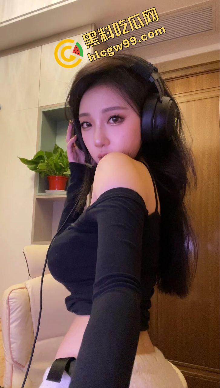 浙江杭州西湖御姐骚鸡【唐韵】极品大G奶诱惑私拍，女上骑乘大奶直晃悠！独家曝光流出！  第3张