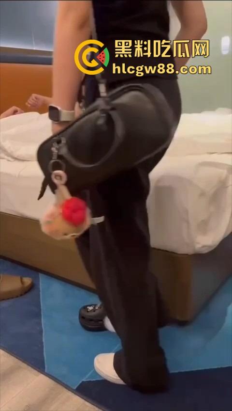 台妹抓奸温柔炸场，床上逮浪屌嗲声吊嗓，声甜如蜜话狠如刀，捉奸骚戏吓得吃个榔子压压惊！  第9张