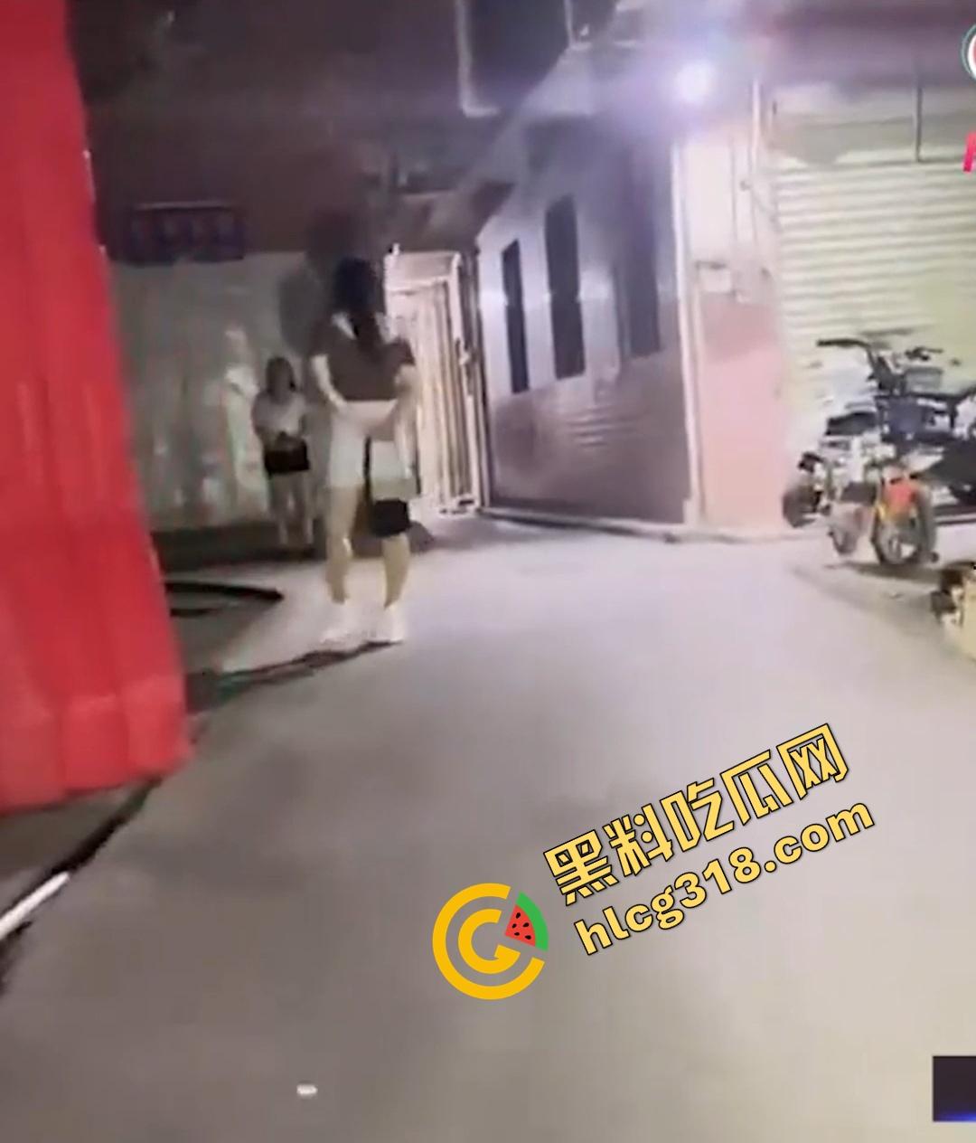 代驾小哥走错路，误入广州快餐洞洞乐街，5分钟看到20个站街妹，还有人主动贴窗舔门把，狼友们你们懂？  第4张