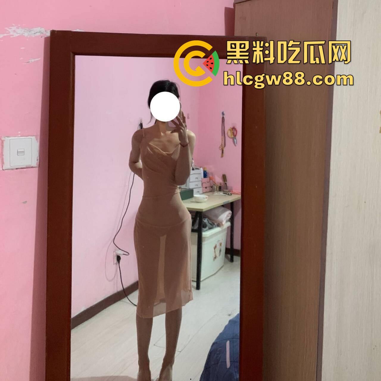 苏州大学校花级学妹『谢赛雅』竟是外围福利姬，私下淫得不行，大尺度福利影片狂吸金，金主专享空降服务！  第14张