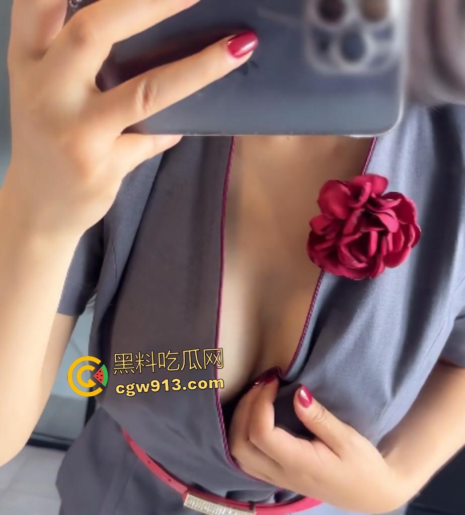 国内大奶博主【andmlove】,空姐制服肉灰丝足交金主,钻石塞臀被中出肥臀,金主鸡巴射完立马软! 第2张 国内大奶博主【andmlove】,空姐制服肉灰丝足交金主,钻石塞臀被中出肥臀,金主鸡巴射完立马软! 第2张