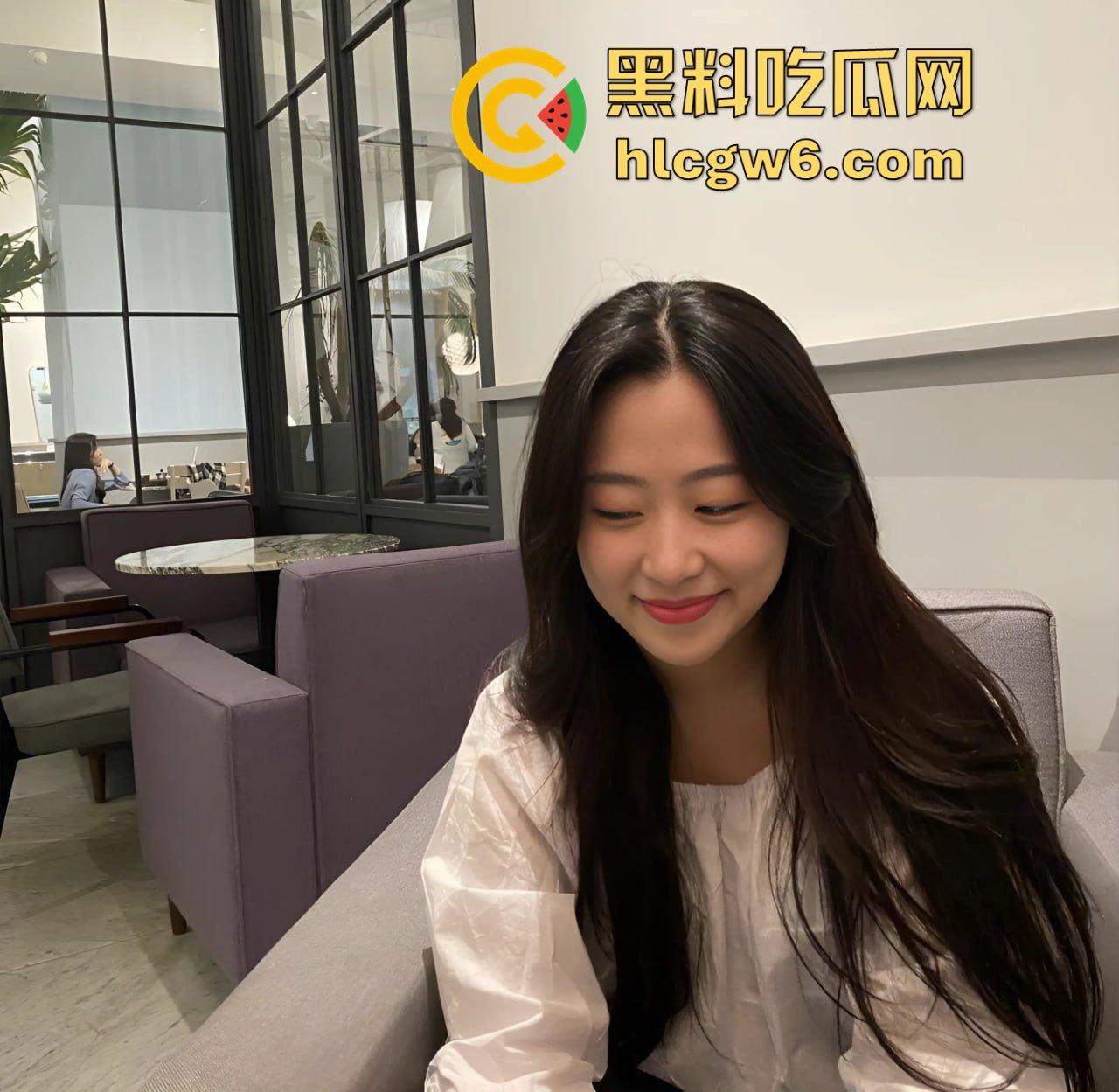 邻居练瑜伽的妹妹聊了2个月，脱了裤子才知道，床上这柔韧度就是为操而生的 摆个一字马彻底榨干瓜友！  第13张