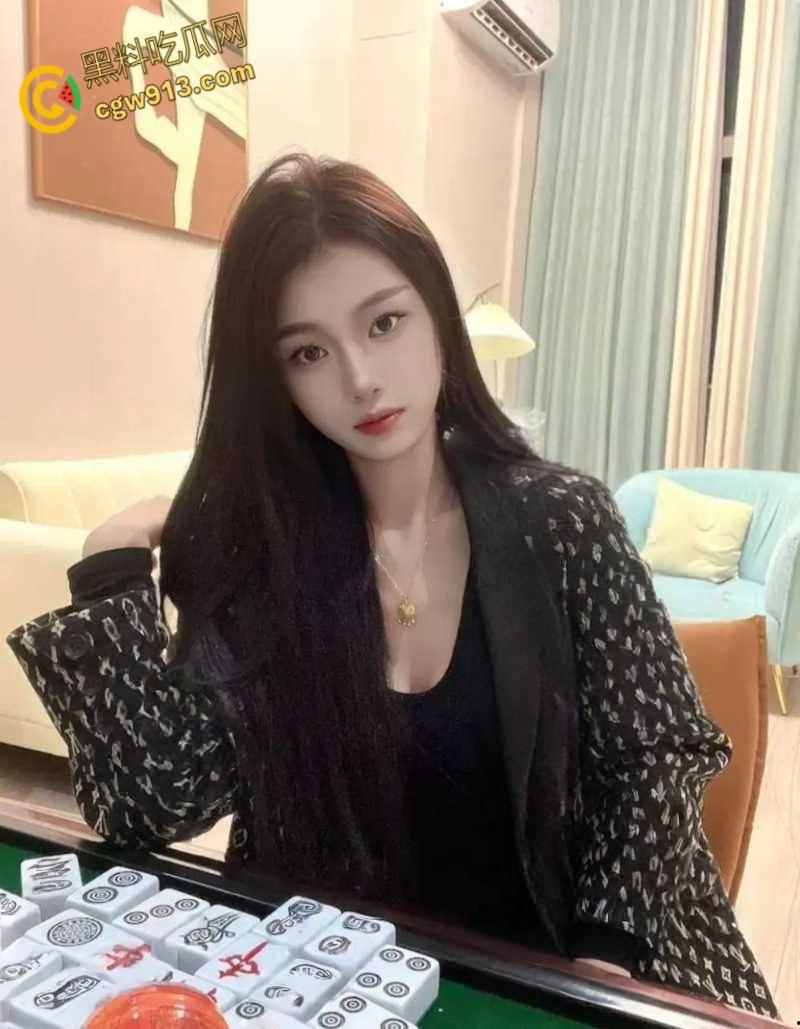 东莞顶级名媛【潘芸璐】，下海兼职上门做援交，极品大长腿一线天馒头逼，资本的好性奴 !  第1张