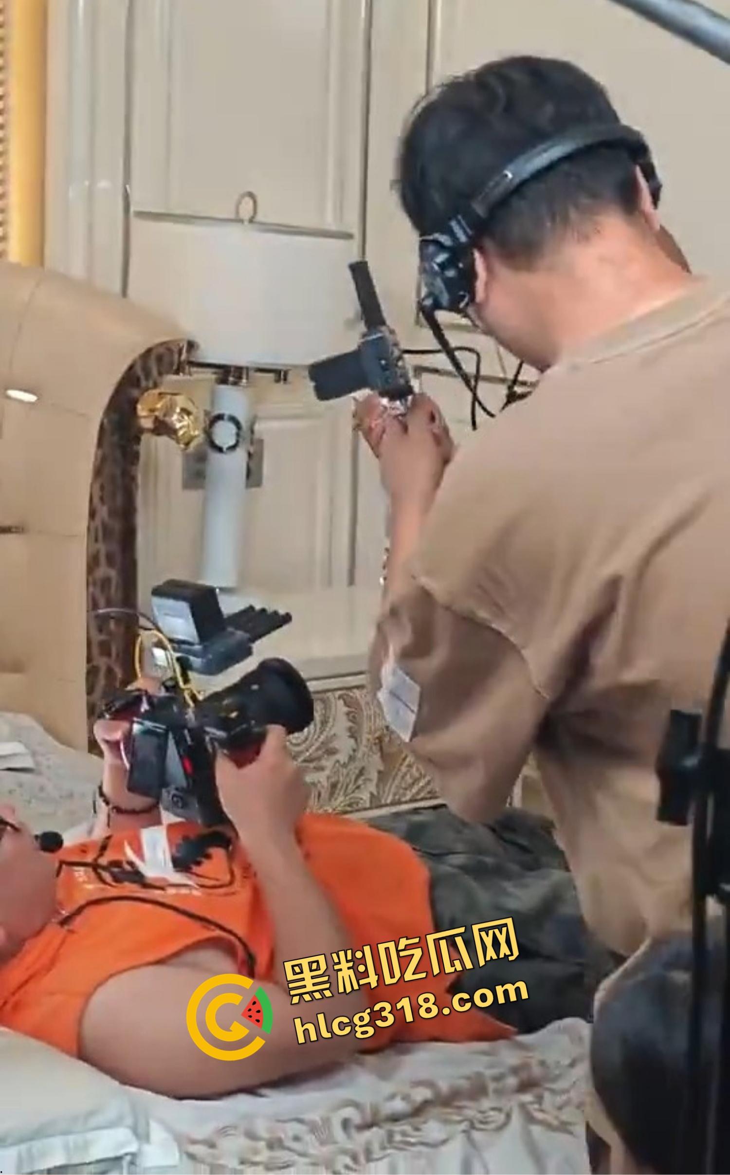 现在当女演员都不算惨，最惨的其实是拍床戏的摄影师，天天近距离看人操，自己一滴都不能射！  第10张