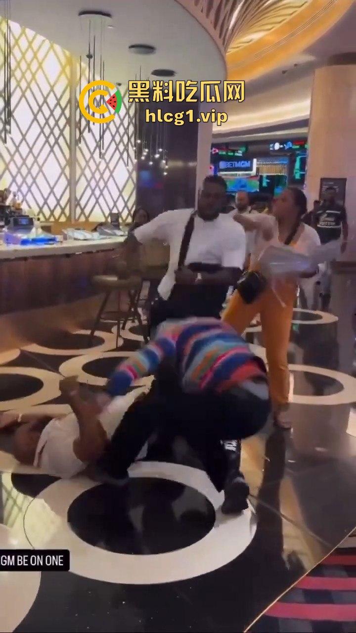 拉斯维加斯瓦坎达「马东锡」化身一拳超人，1打2轻松KO对手，黑人侠暴击看呆吃瓜群众！  第4张