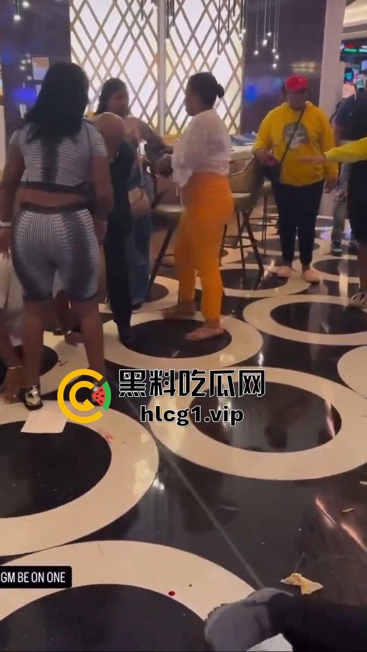 拉斯维加斯瓦坎达「马东锡」化身一拳超人，1打2轻松KO对手，黑人侠暴击看呆吃瓜群众！  第5张