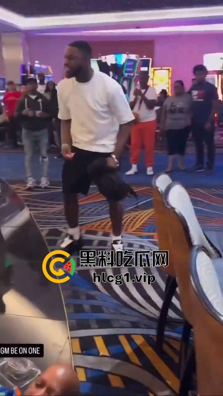 拉斯维加斯瓦坎达「马东锡」化身一拳超人，1打2轻松KO对手，黑人侠暴击看呆吃瓜群众！  第8张