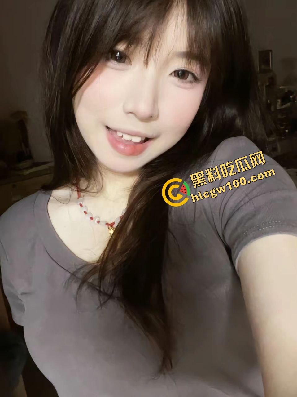 昆明医科大学清纯反差骚婊【李雯婷】发骚自拍揉搓雪白大奶，酒店全裸边追剧边爆干！独家曝光流出！  第2张