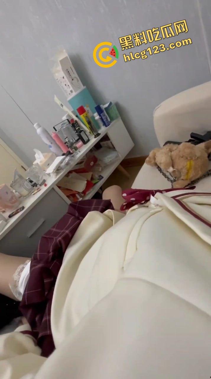 JK短裙小妹懂规矩!饭后直接开房,操得直乱叫,小逼都被草肿了! 第6张 JK短裙小妹懂规矩!饭后直接开房,操得直乱叫,小逼都被草肿了! 第6张